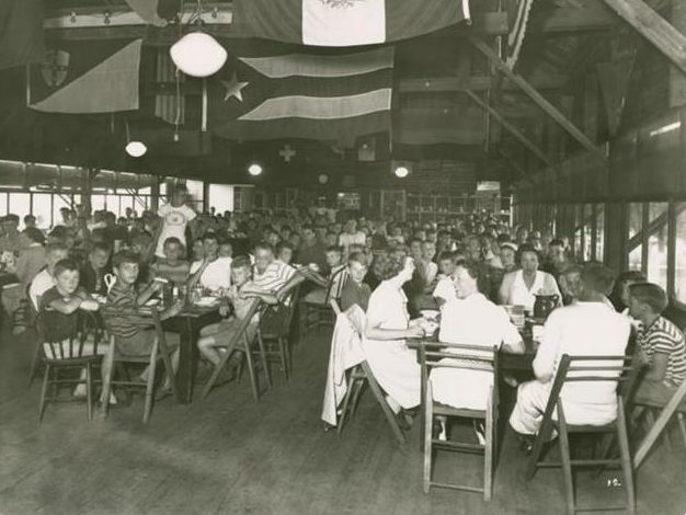 Meal time in the Long House